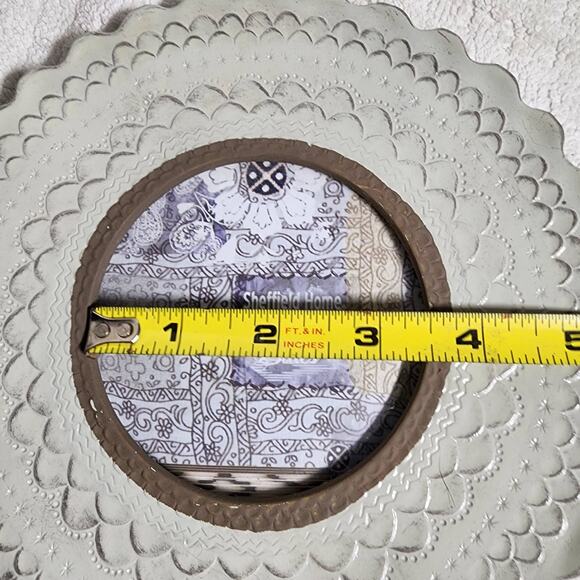 SHEFFIELD HOME 7.5” Round Ceramic Frame For 4 X 4 Picture Pale Green - Picture 5 of 5